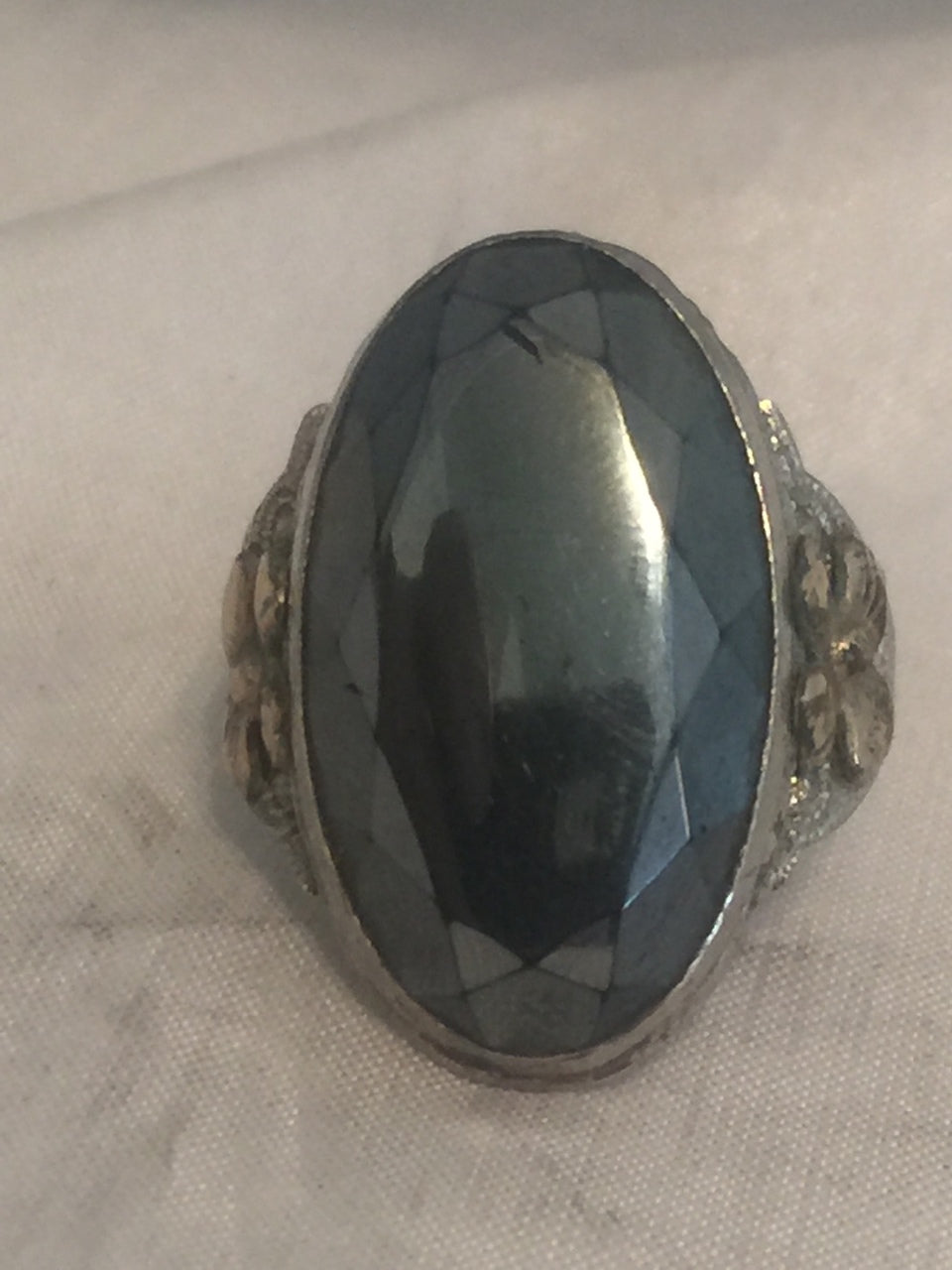 Vintage Sterling Silver Art Deco Faceted Hematite Ring Flowers Size 7 6.1g