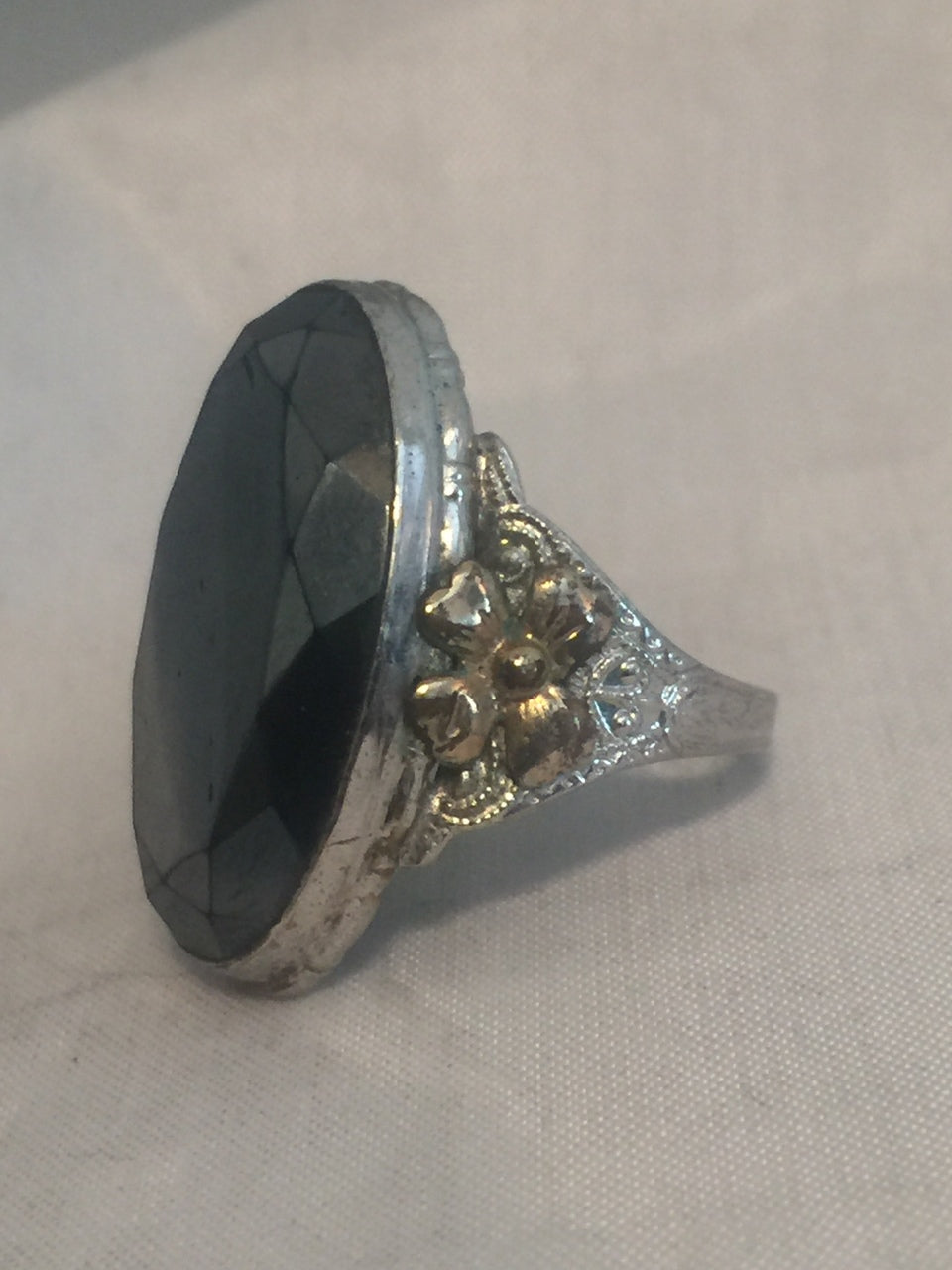 Vintage Sterling Silver Oval Hematite Floral Scrolling Ring outlet SR-3654