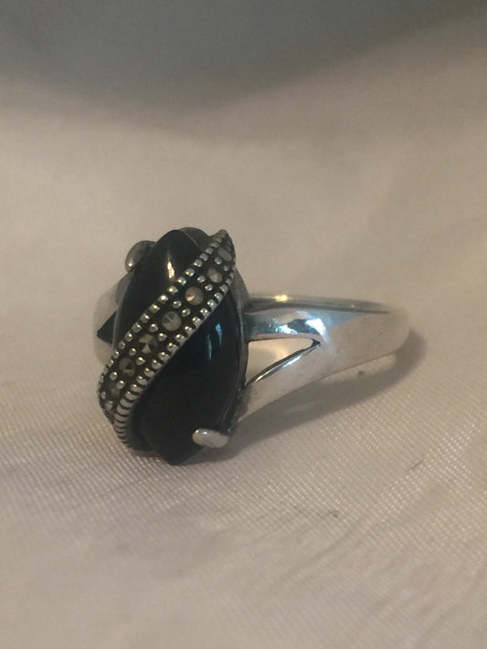 Vintage Sterling Silver  Onyx & Marcasite Band Ring    Size 7  3.9g