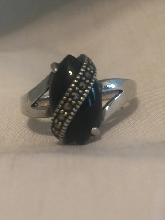 Vintage Sterling Silver  Onyx & Marcasite Band Ring    Size 7  3.9g