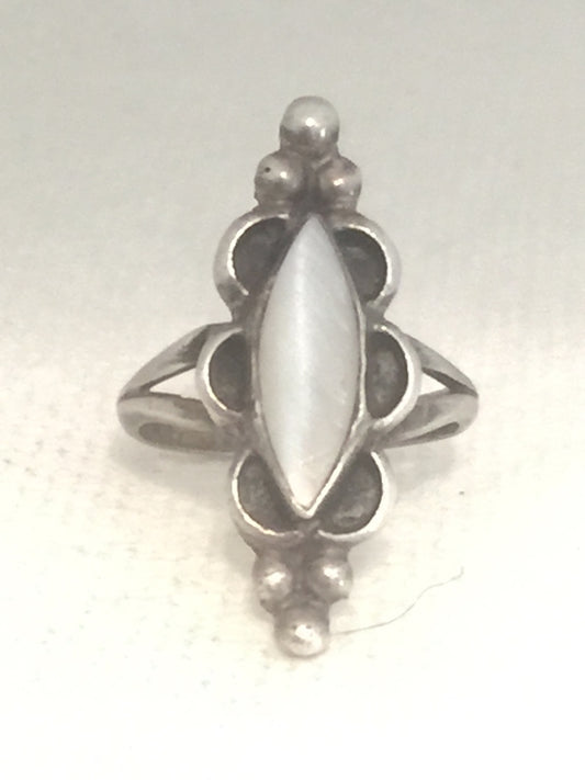 Vintage Sterling Silver Southwest Tribal Long Mother of Pearl Ring Size 6 4g