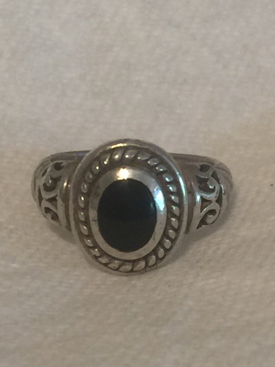 Onyx Ring Vintage Sterling Silver  Size 7.5  6.4g