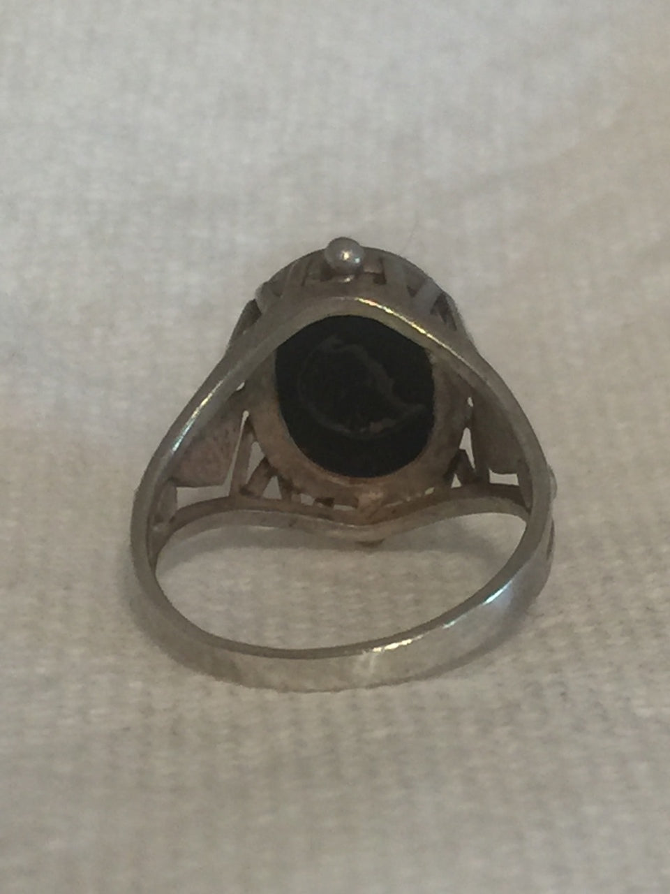 Vintage Sterling Silver Oval Onyx Ring  Size 7.5  3.7g