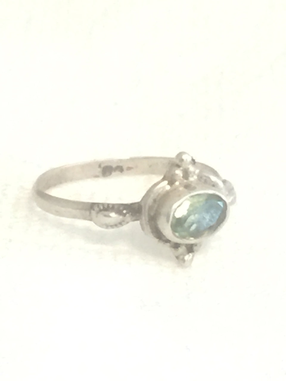 Vintage Sterling Silver Children Pinky Ring Size 5 1.3g  Blue to green CZ