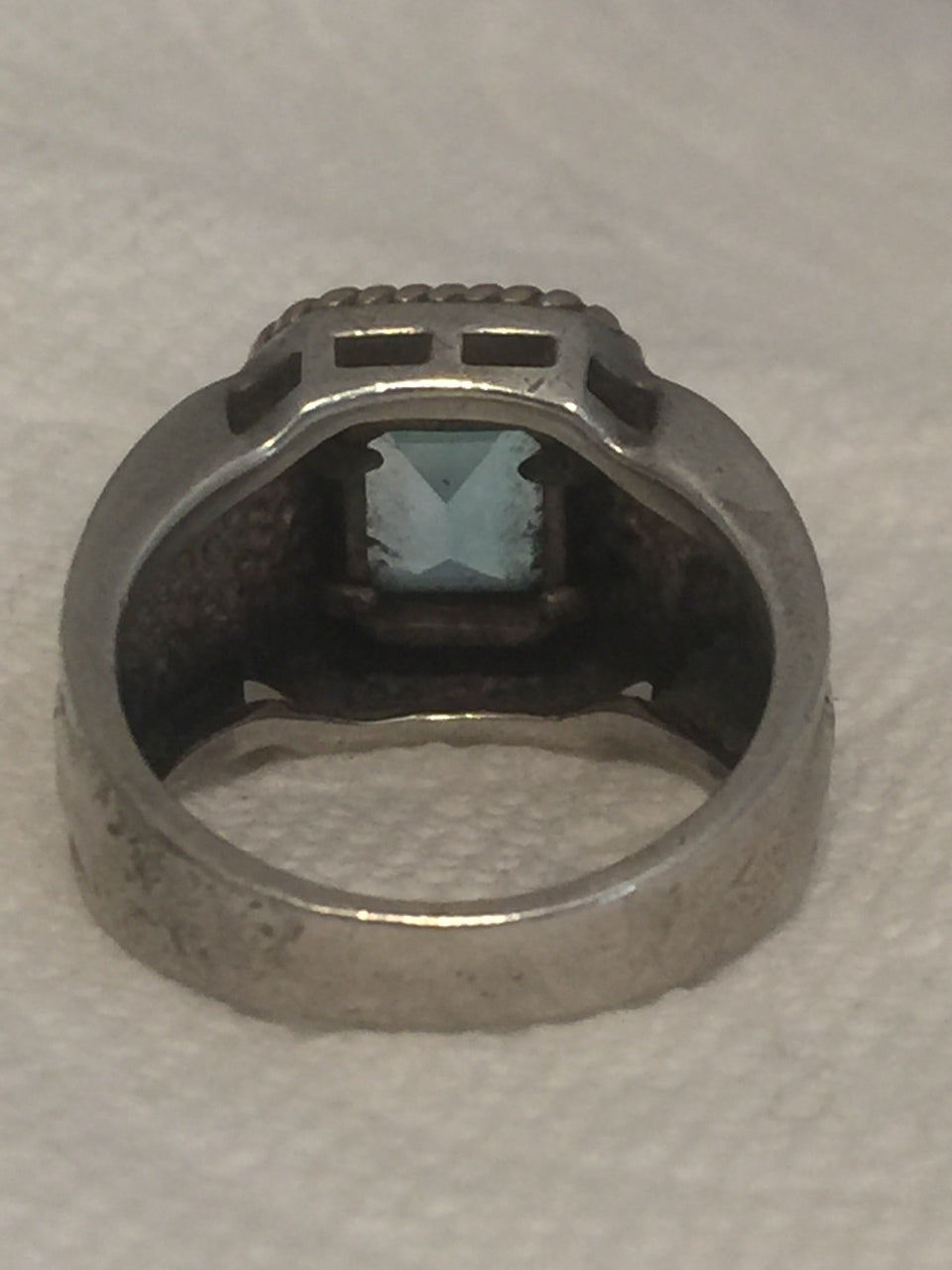 Vintage Sterling Silver Sky Blue Faceted Stone Ring   Size  6.50    8.5g