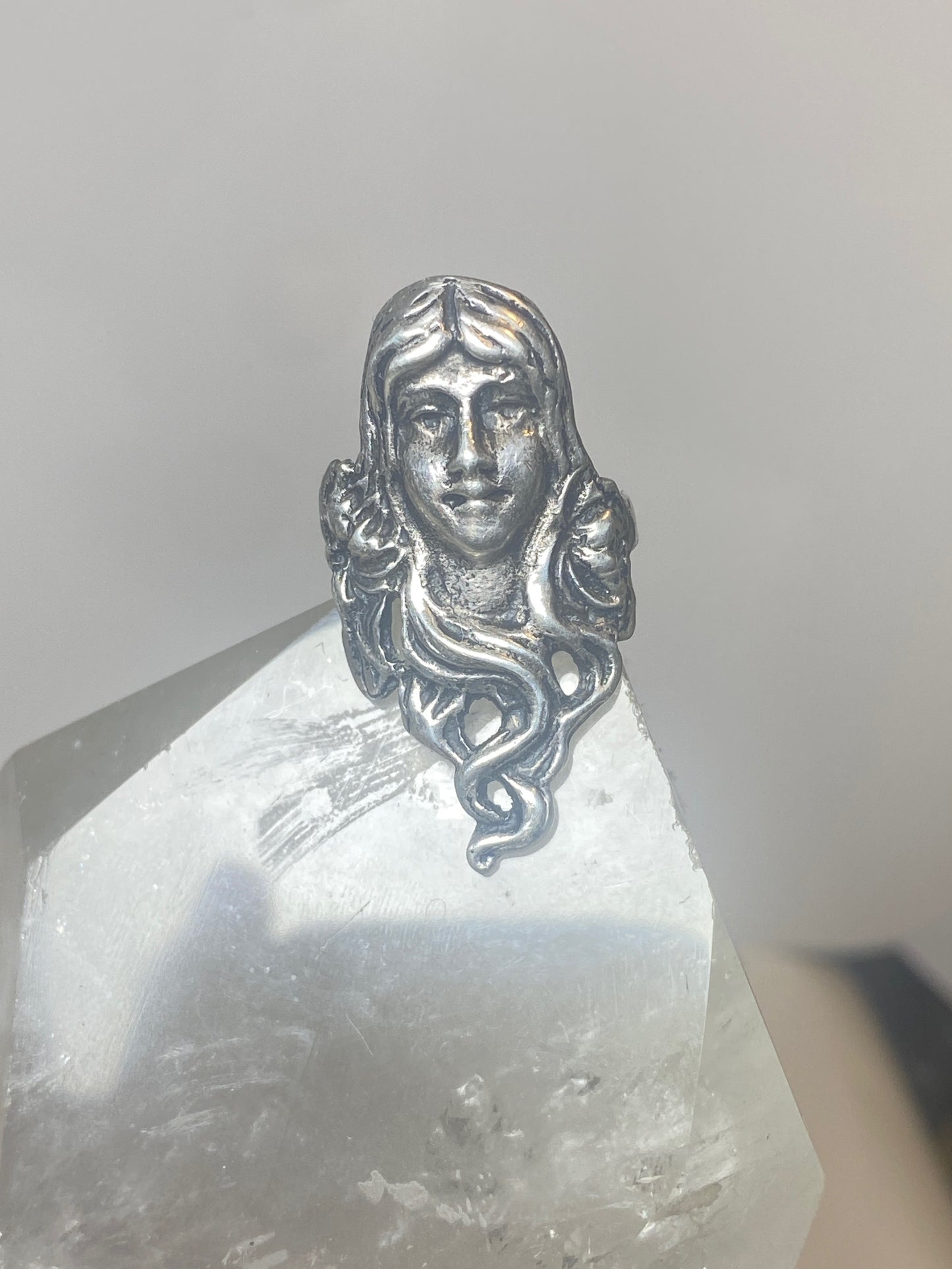 Face ring flowing hair Art Nouveau size 6  band sterling silver