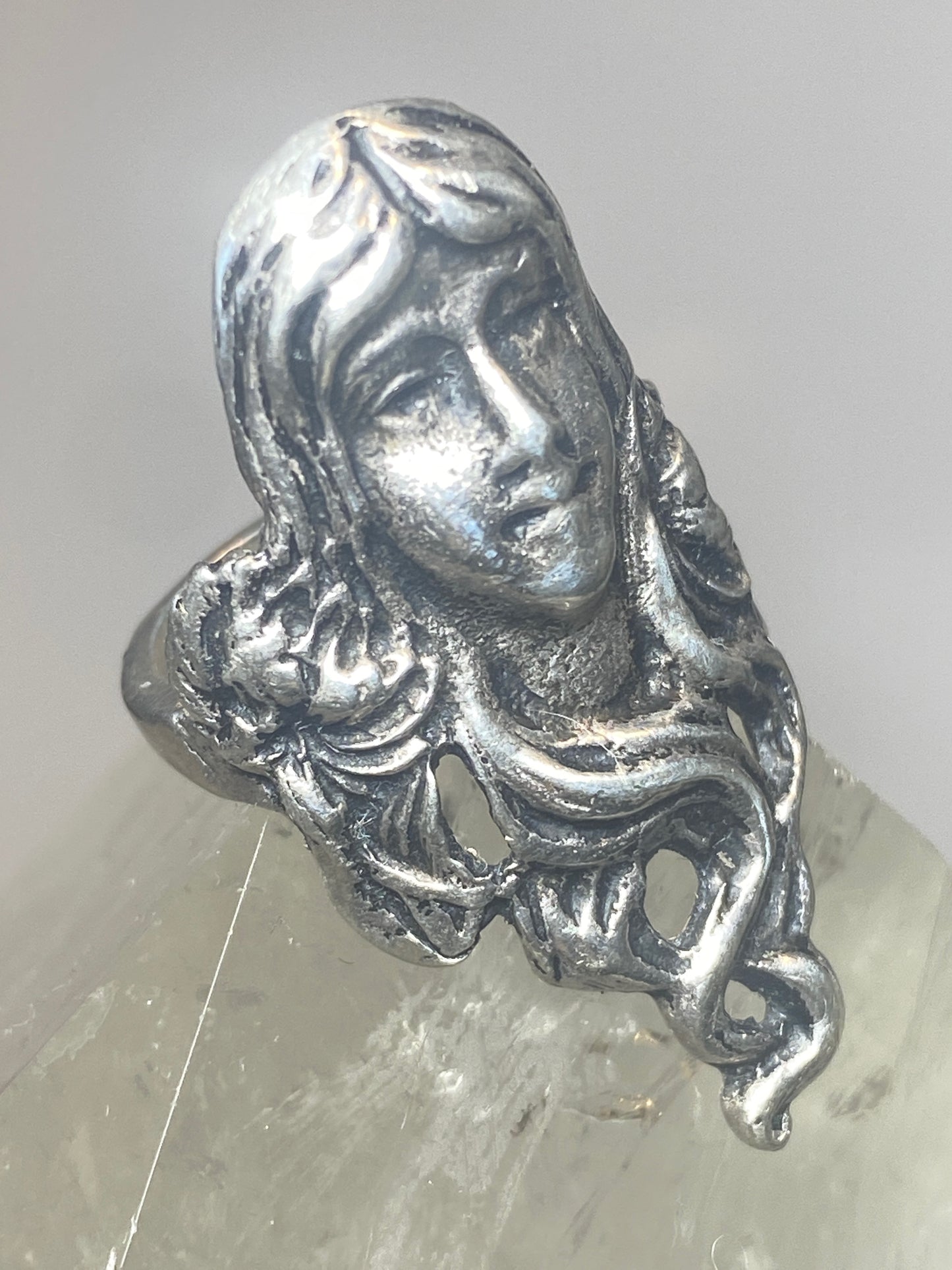 Face ring flowing hair Art Nouveau size 6  band sterling silver