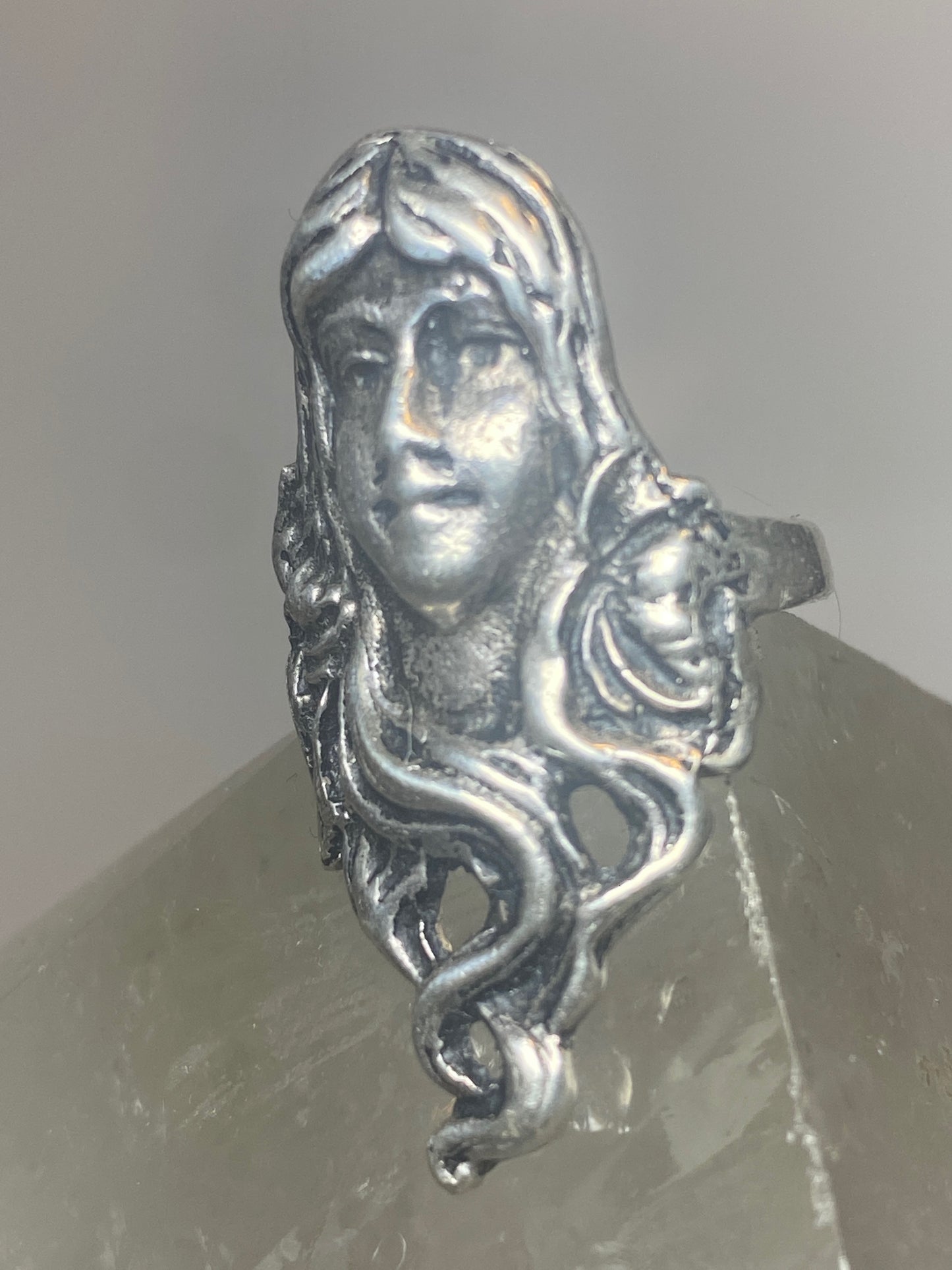 Face ring flowing hair Art Nouveau size 6  band sterling silver