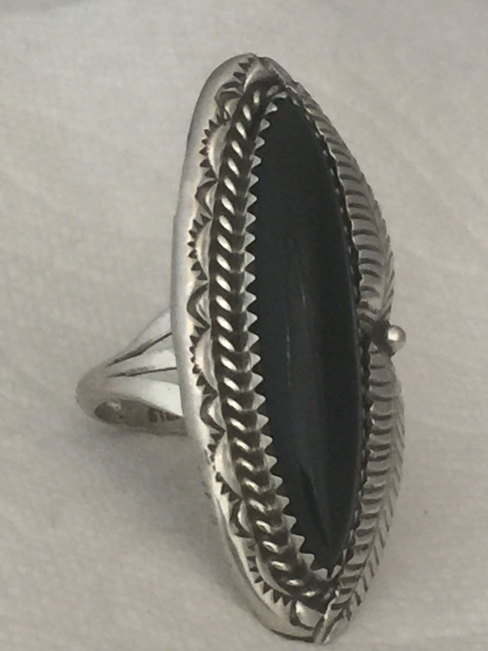 Vintage Sterling SIlver Native American Navajo Onyx Ring Size 7.75 6.6g
